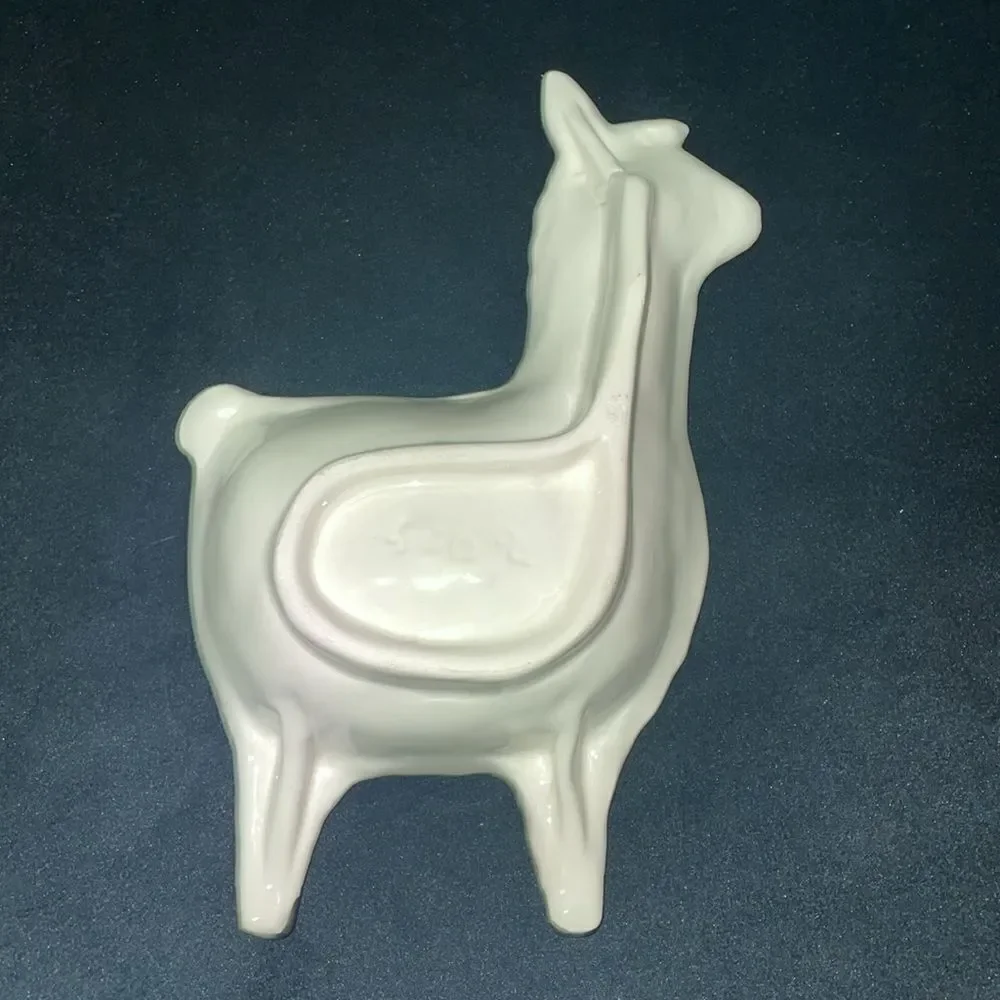 Eccolo Ceramic trinket dish jewelry holder Alpaca white mexican llama poncho